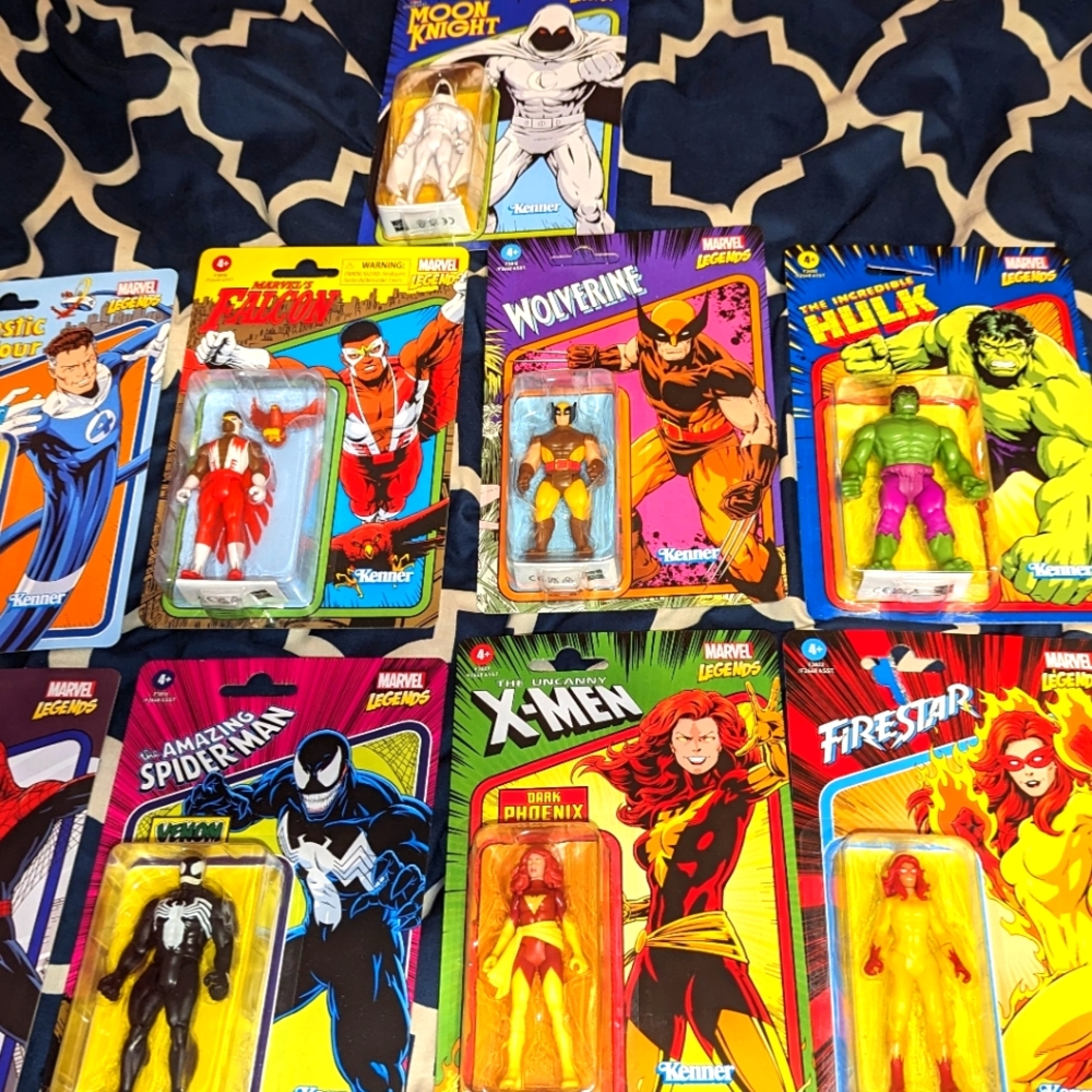 18 Marvel Legends figures (bnib)